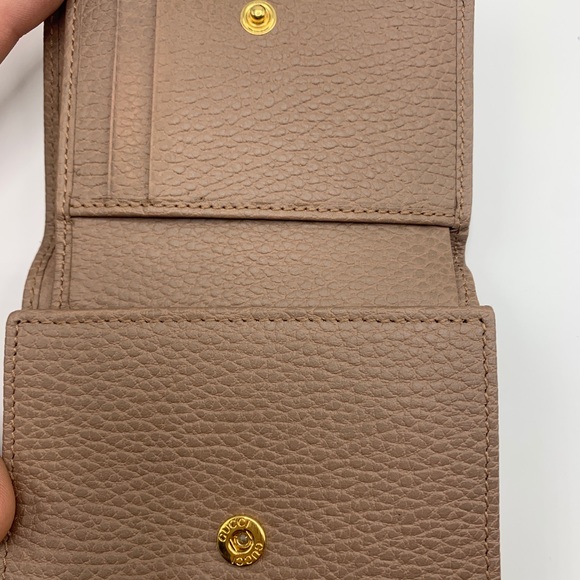 SOLD!!!! Gucci Compact Wallet, Marmont, Textured Leather, Beige - Picture 3 of 10